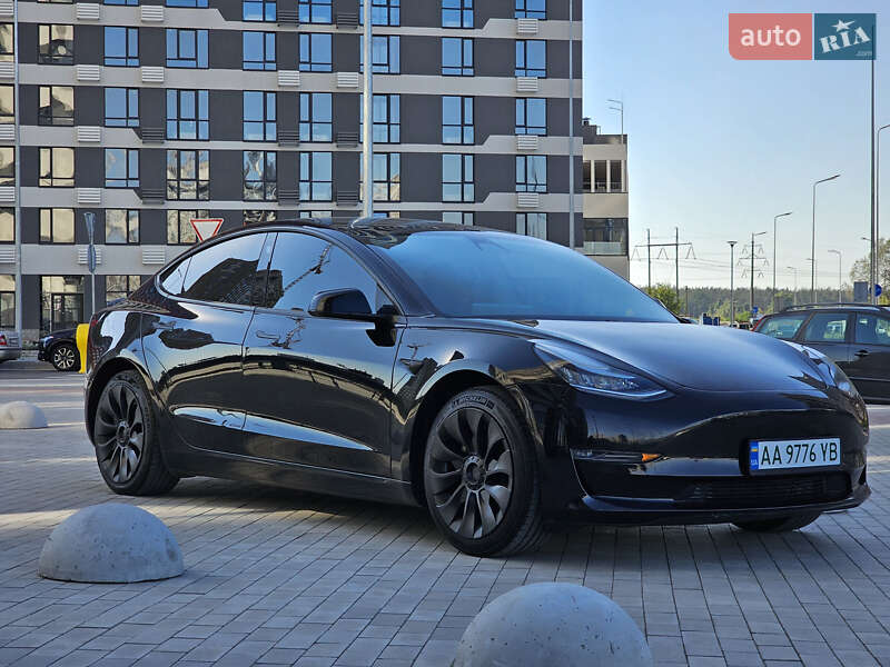 Седан Tesla Model 3 2019 в Киеве