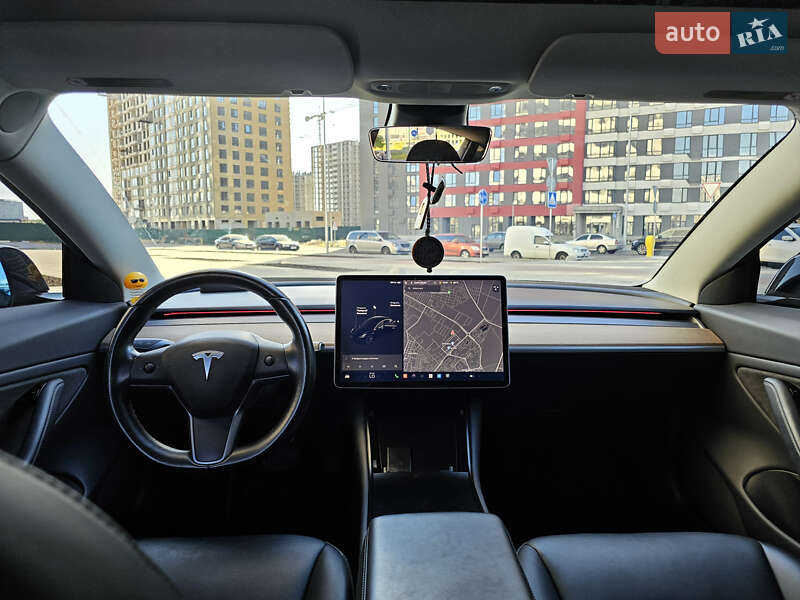 Седан Tesla Model 3 2019 в Киеве