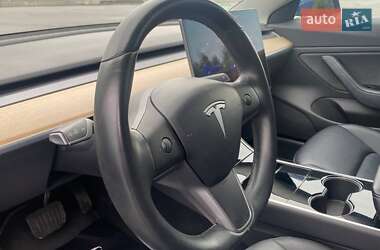 Седан Tesla Model 3 2018 в Львові