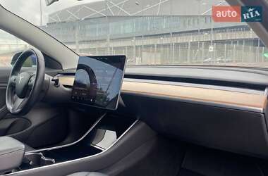 Седан Tesla Model 3 2018 в Львові