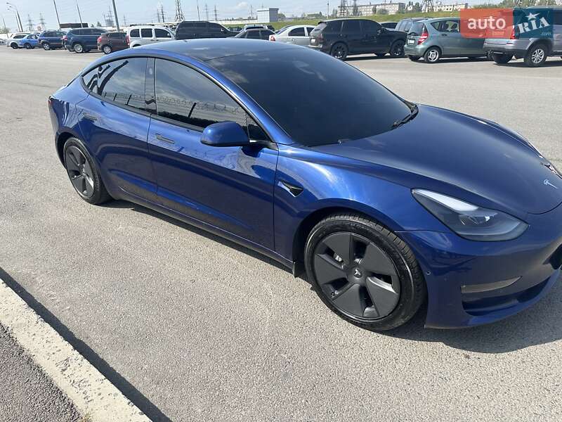 Седан Tesla Model 3 2021 в Днепре