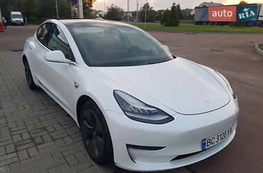 Седан Tesla Model 3 2020 в Самборі
