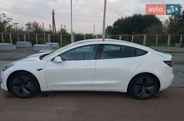 Седан Tesla Model 3 2020 в Самборі