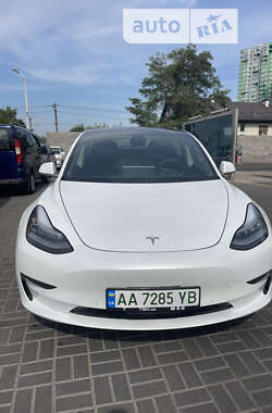 Седан Tesla Model 3 2019 в Киеве