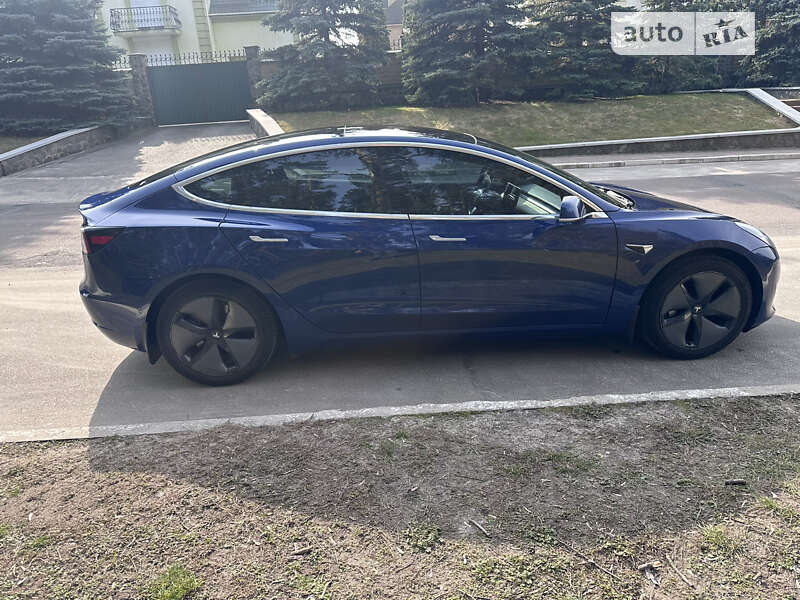 Седан Tesla Model 3 2019 в Києві