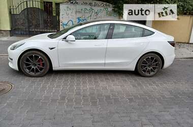 Седан Tesla Model 3 2019 в Івано-Франківську