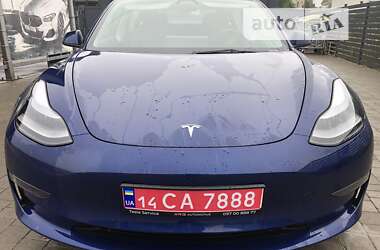 Седан Tesla Model 3 2023 в Львове