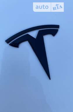 Седан Tesla Model 3 2021 в Києві