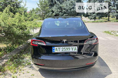 Седан Tesla Model 3 2020 в Івано-Франківську