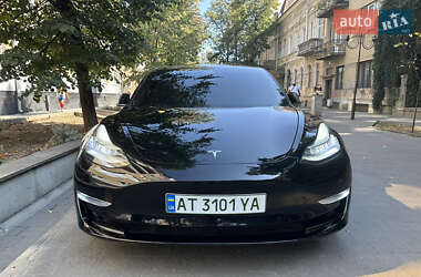 Седан Tesla Model 3 2020 в 