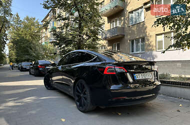 Седан Tesla Model 3 2020 в 