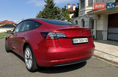 Седан Tesla Model 3 2023 в 
