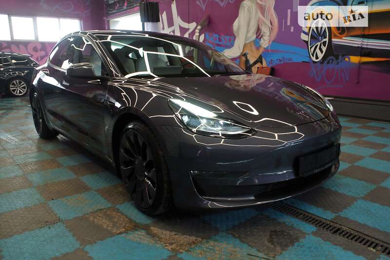 Седан Tesla Model 3 2021 в Києві