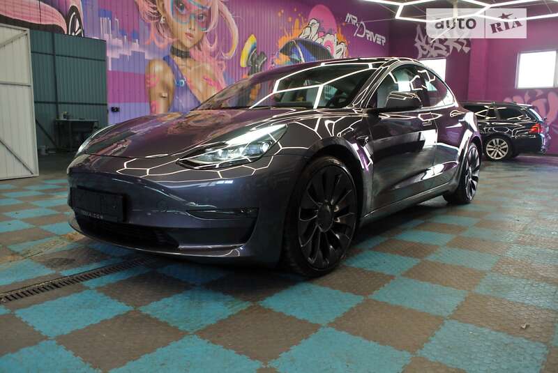 Седан Tesla Model 3 2021 в Києві
