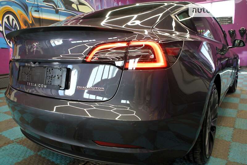 Седан Tesla Model 3 2021 в Києві
