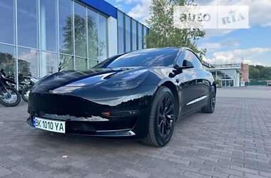 Седан Tesla Model 3 2021 в Рівному