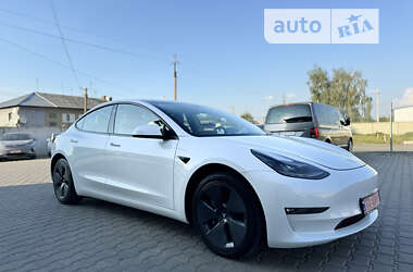 Седан Tesla Model 3 2023 в Луцке