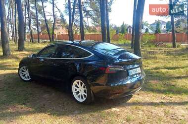 Седан Tesla Model 3 2018 в 