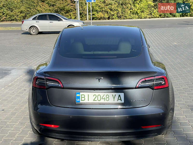 Седан Tesla Model 3 2021 в Полтаві