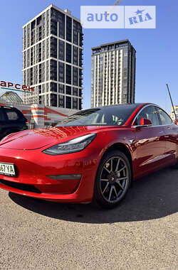 Седан Tesla Model 3 2019 в Львове