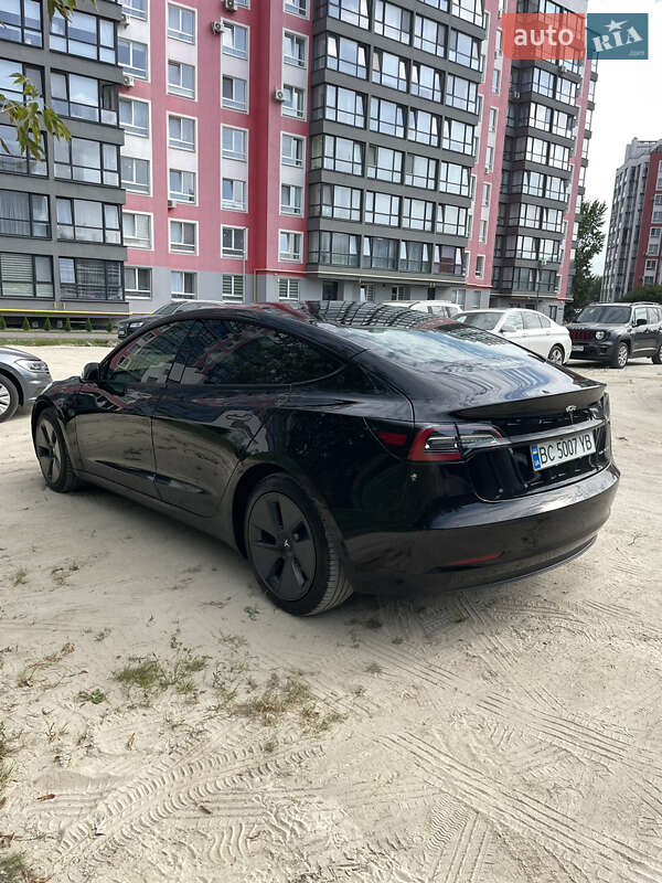 Седан Tesla Model 3 2022 в Львові