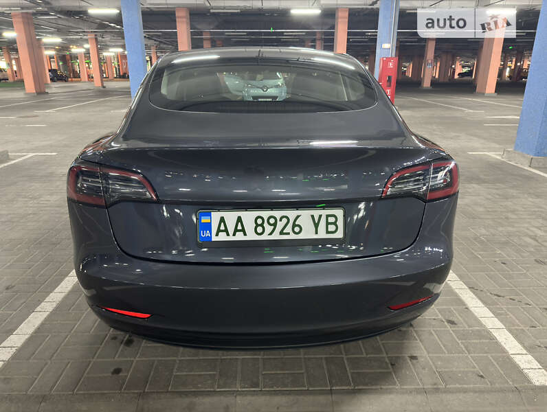 Седан Tesla Model 3 2023 в Києві