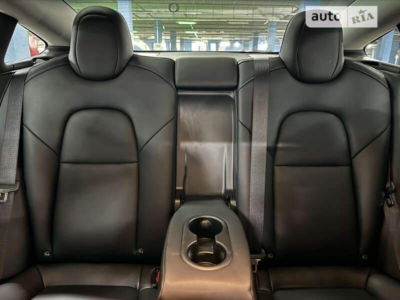 Седан Tesla Model 3 2023 в Києві