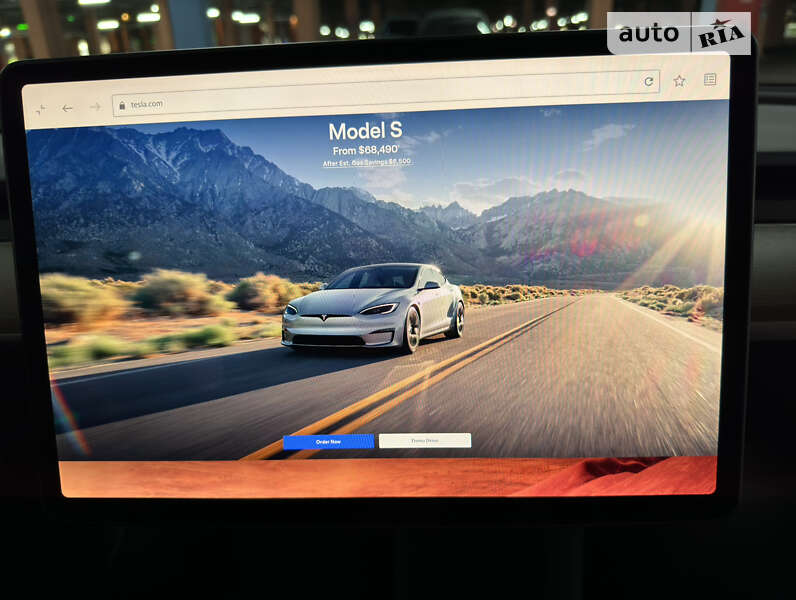 Седан Tesla Model 3 2023 в Києві