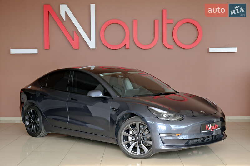 Седан Tesla Model 3 2021 в Одессе