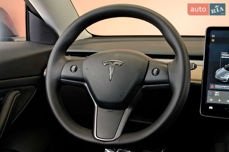 Седан Tesla Model 3 2021 в Одессе