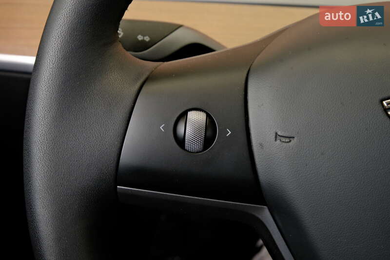 Седан Tesla Model 3 2021 в Одессе