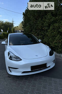 Седан Tesla Model 3 2021 в 