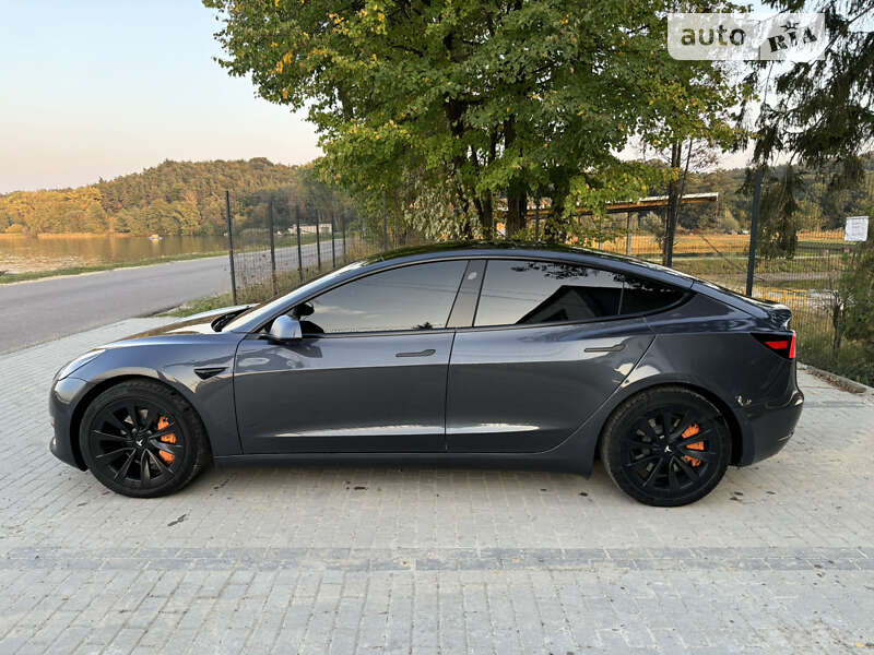 Седан Tesla Model 3 2021 в Івано-Франково