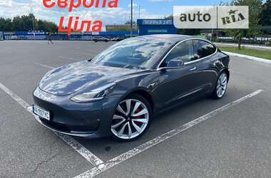 Седан Tesla Model 3 2019 в Киеве