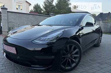 Седан Tesla Model 3 2018 в Львове