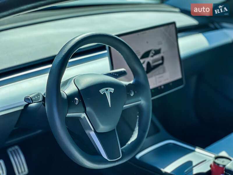 Седан Tesla Model 3 2022 в Вінниці