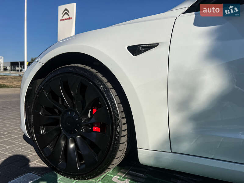 Седан Tesla Model 3 2022 в Вінниці