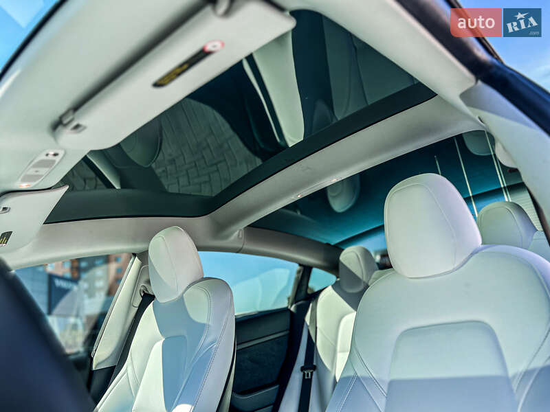 Седан Tesla Model 3 2022 в Вінниці