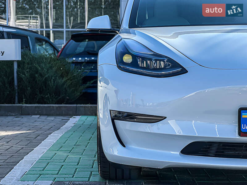 Седан Tesla Model 3 2022 в Вінниці