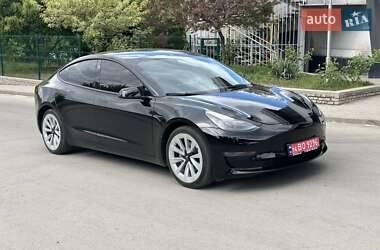 Седан Tesla Model 3 2022 в 