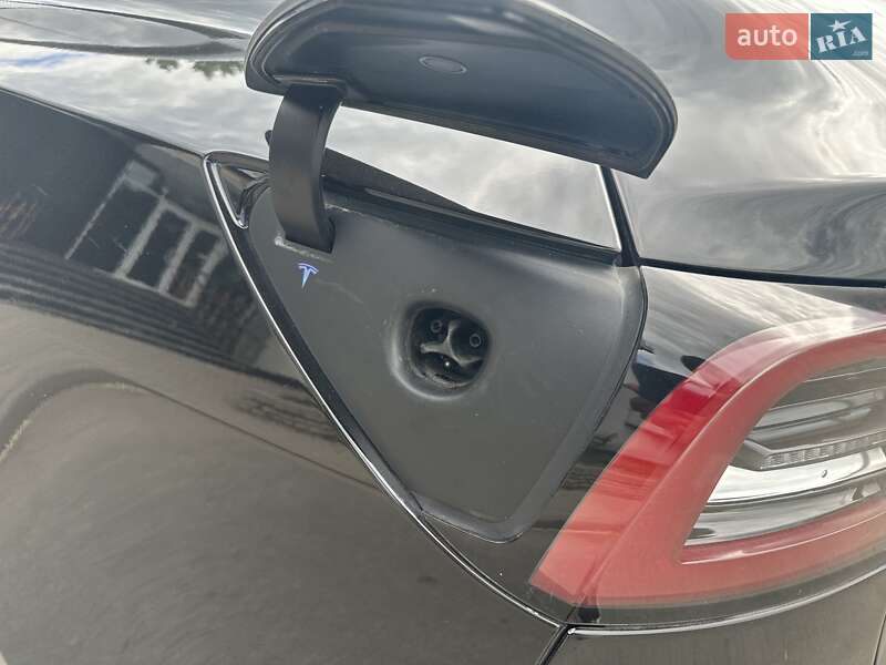 Седан Tesla Model 3 2022 в Запоріжжі