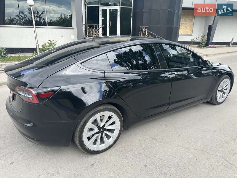 Седан Tesla Model 3 2022 в Запоріжжі