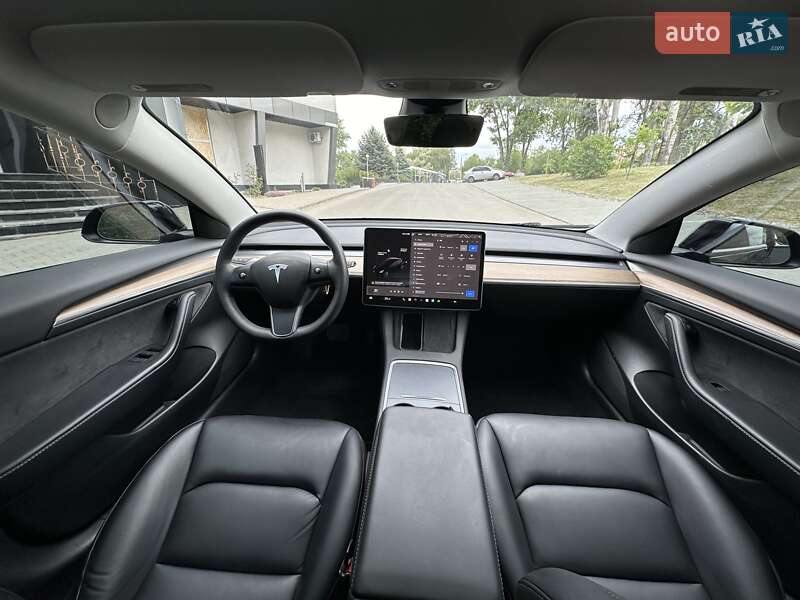 Седан Tesla Model 3 2022 в Запоріжжі