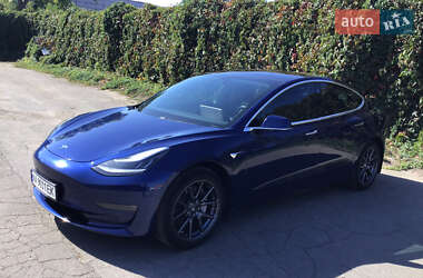 Седан Tesla Model 3 2019 в Умани