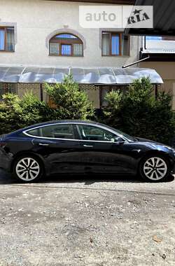 Седан Tesla Model 3 2018 в Львові