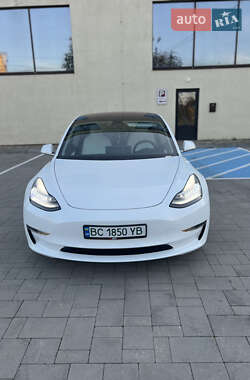tesla model-3 2018 в Стрий від професійного продавця Петро