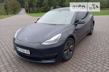 Седан Tesla Model 3 2023 в Львове