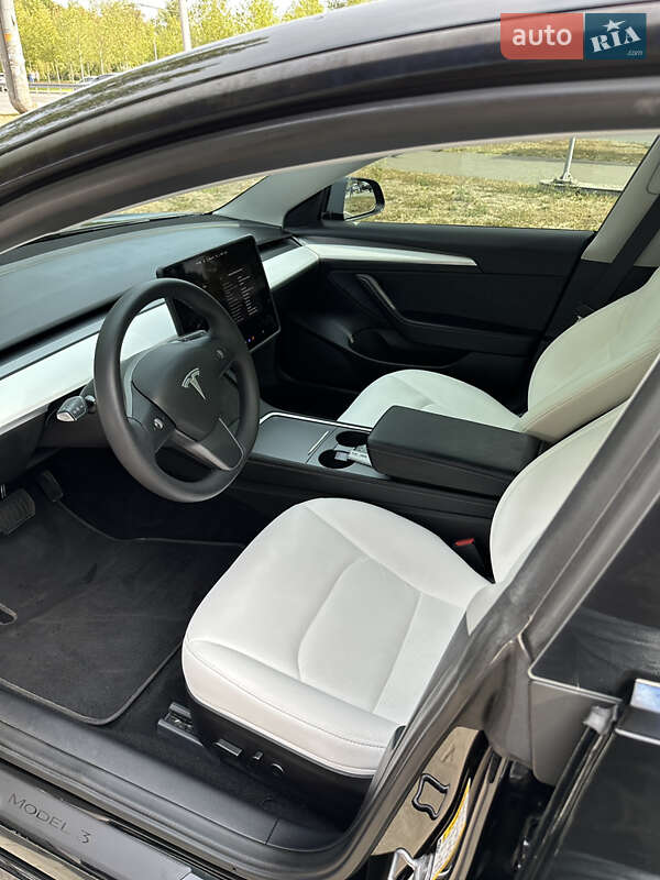 Седан Tesla Model 3 2021 в Одессе