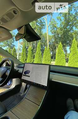 Седан Tesla Model 3 2018 в 