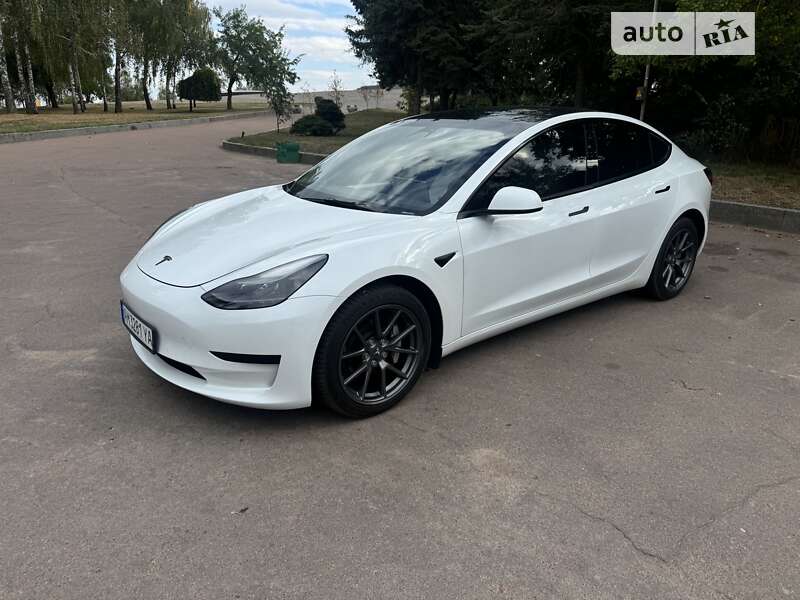 Седан Tesla Model 3 2021 в Житомирі